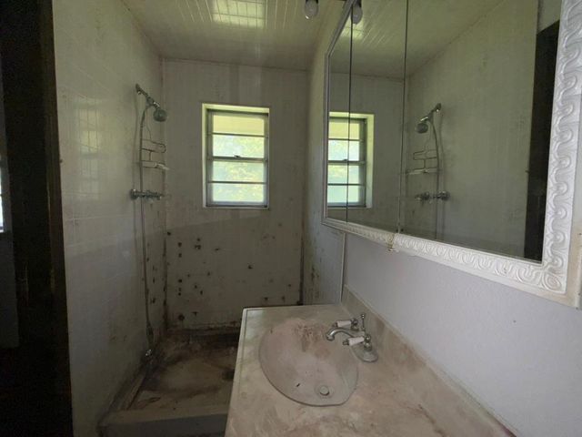908 Whispering Lane, Newcastle, OK 73065