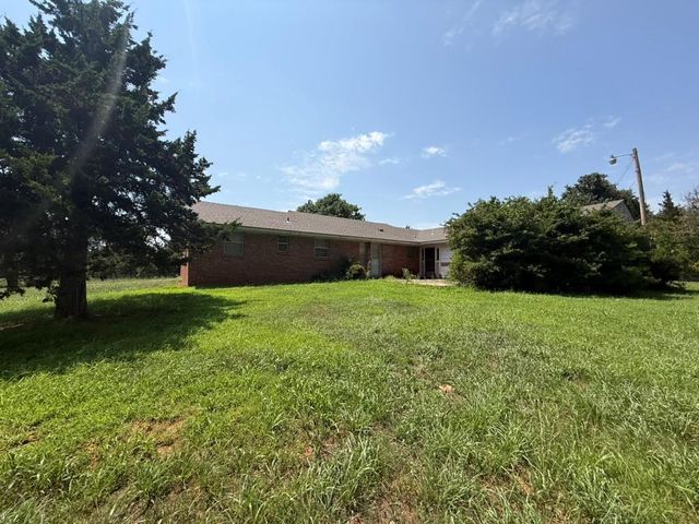 908 Whispering Lane, Newcastle, OK 73065