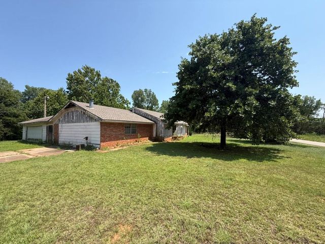 908 Whispering Lane, Newcastle, OK 73065
