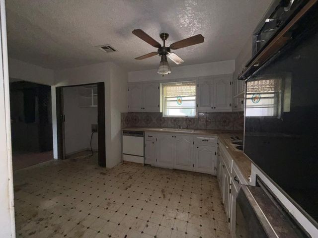 908 Whispering Lane, Newcastle, OK 73065