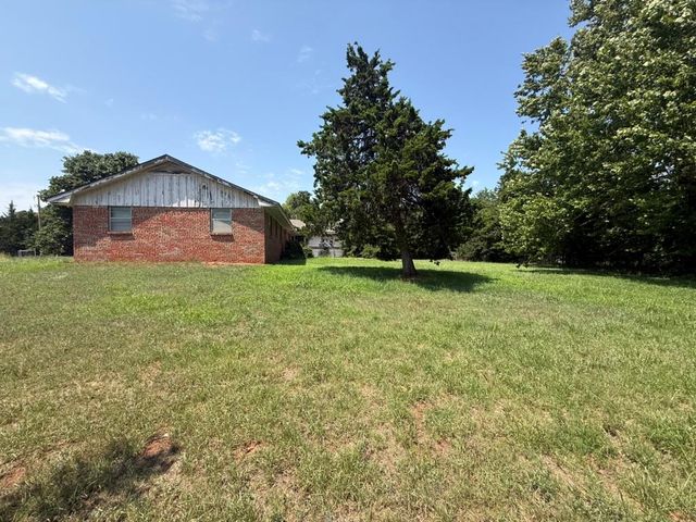 908 Whispering Lane, Newcastle, OK 73065