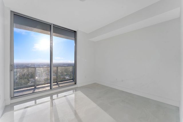 220 Lake Shore Drive 2223, Lake Park, FL 33403