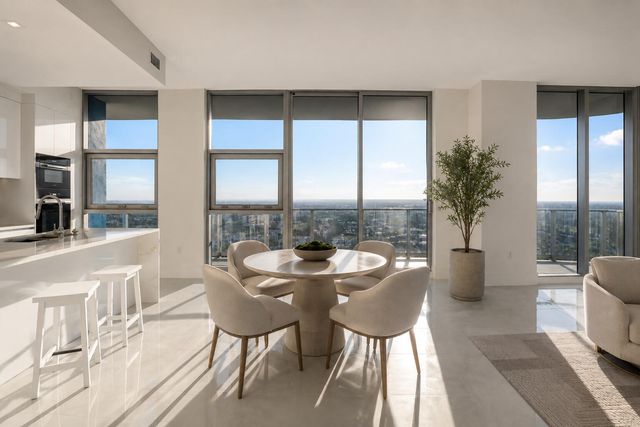 220 Lake Shore Drive 2223, Lake Park, FL 33403