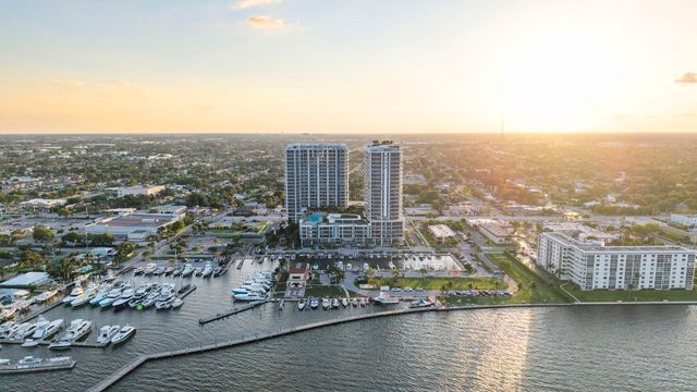 220 Lake Shore Drive 2223, Lake Park, FL 33403