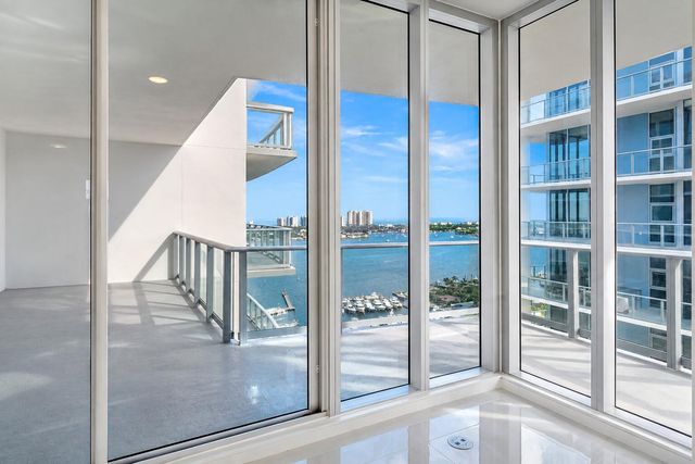 220 Lake Shore Drive 2223, Lake Park, FL 33403