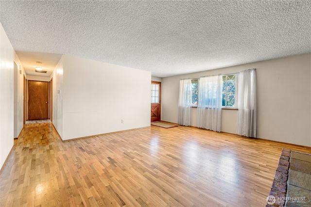 10837 SE 217th Street, Kent, WA 98031