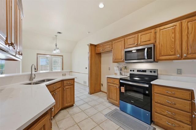 2900 SE 97th Street, Moore, OK 73160