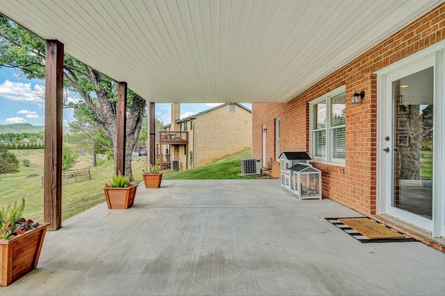 147 Westridge DR, Daleville, VA 24083