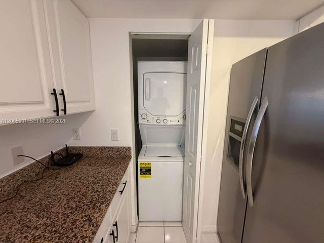 1155 Brickell Bay Dr 606, Miami, FL 33131