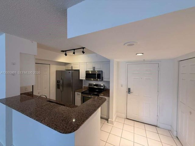 1155 Brickell Bay Dr 606, Miami, FL 33131