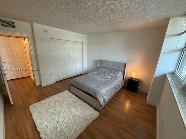 1155 Brickell Bay Dr 606, Miami, FL 33131