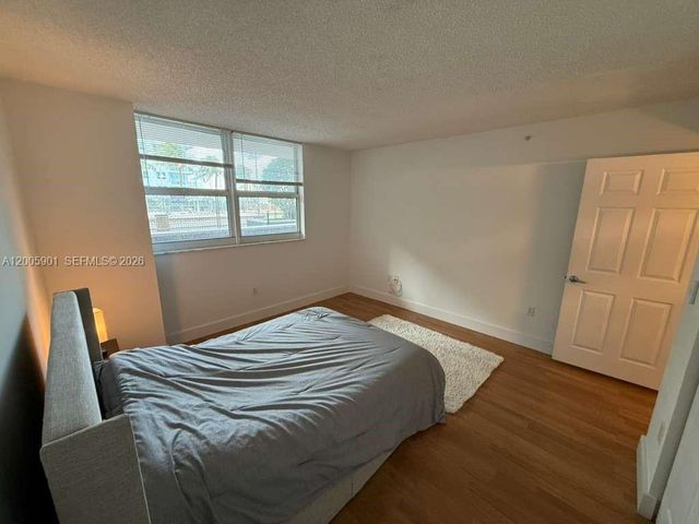 1155 Brickell Bay Dr 606, Miami, FL 33131