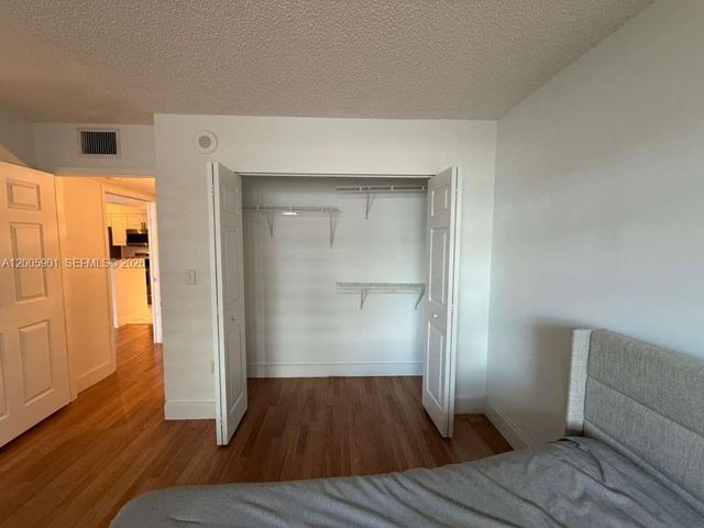 1155 Brickell Bay Dr 606, Miami, FL 33131