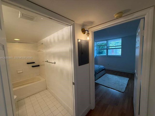 1155 Brickell Bay Dr 606, Miami, FL 33131