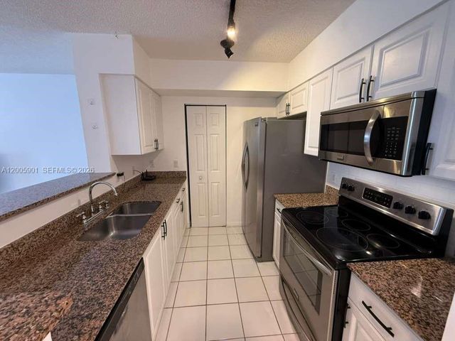 1155 Brickell Bay Dr 606, Miami, FL 33131