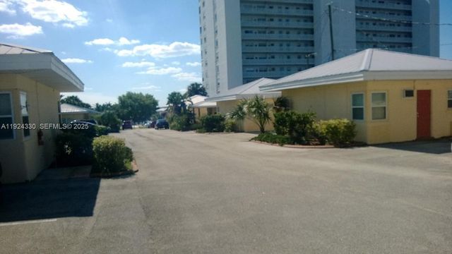 2121 LAKEVIEW DRIVE, Sebring, FL 33870