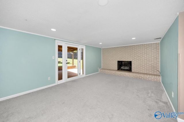 8002 Greenwillow Court, Huntsville, AL 35802