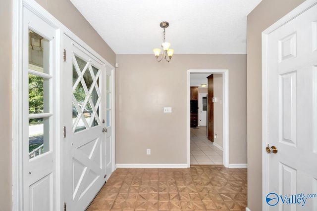 8002 Greenwillow Court, Huntsville, AL 35802
