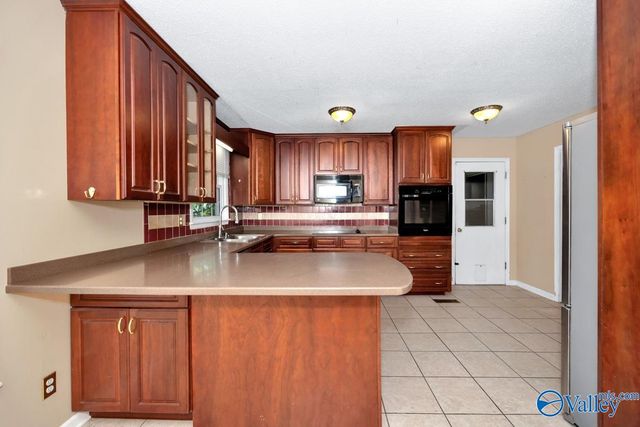 8002 Greenwillow Court, Huntsville, AL 35802
