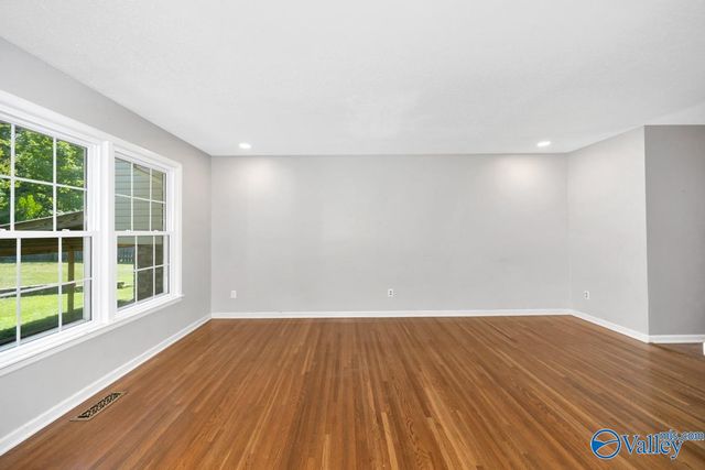 8002 Greenwillow Court, Huntsville, AL 35802