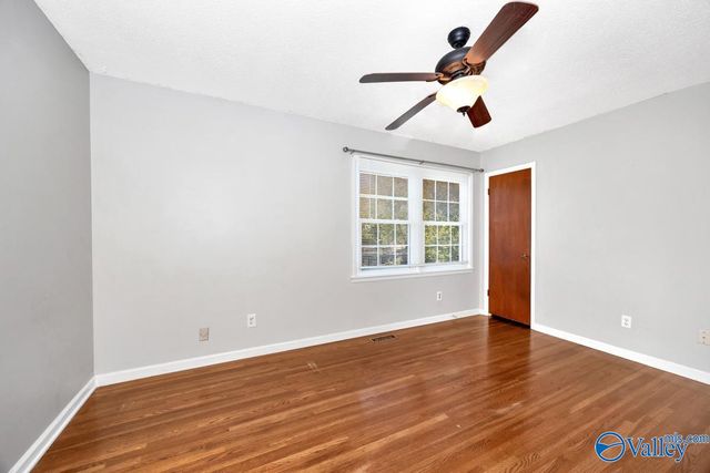 8002 Greenwillow Court, Huntsville, AL 35802