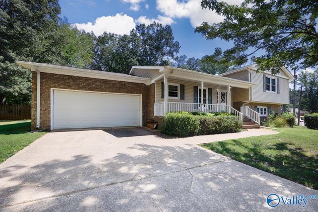 8002 Greenwillow Court, Huntsville, AL 35802