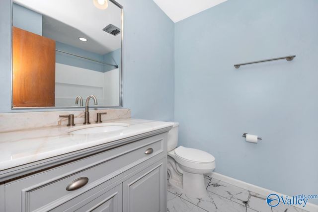 8002 Greenwillow Court, Huntsville, AL 35802