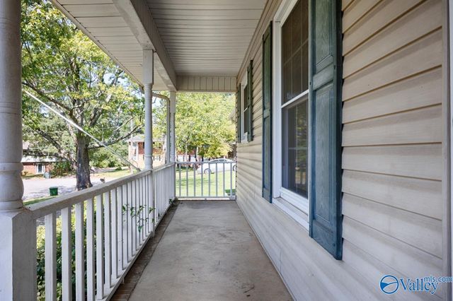 8002 Greenwillow Court, Huntsville, AL 35802