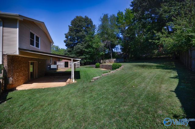 8002 Greenwillow Court, Huntsville, AL 35802