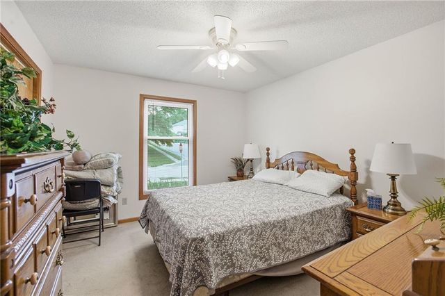 813 SW Foxtail Drive, Grain Valley, MO 64029