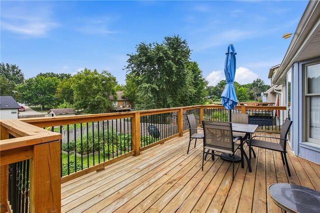 813 SW Foxtail Drive, Grain Valley, MO 64029