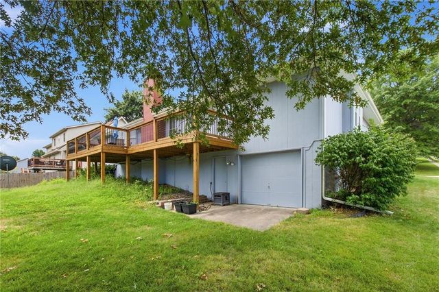 813 SW Foxtail Drive, Grain Valley, MO 64029