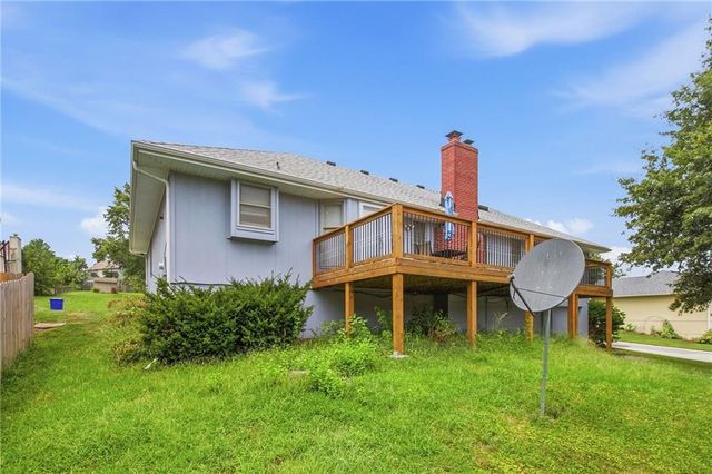 813 SW Foxtail Drive, Grain Valley, MO 64029