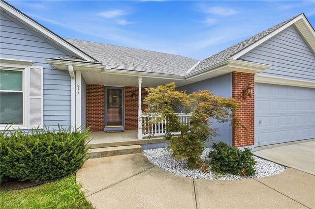 813 SW Foxtail Drive, Grain Valley, MO 64029