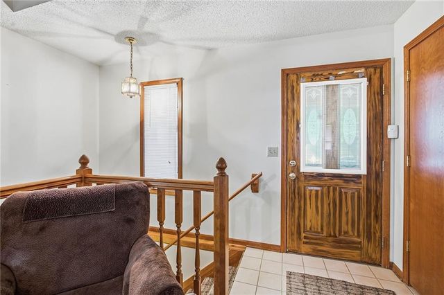 813 SW Foxtail Drive, Grain Valley, MO 64029
