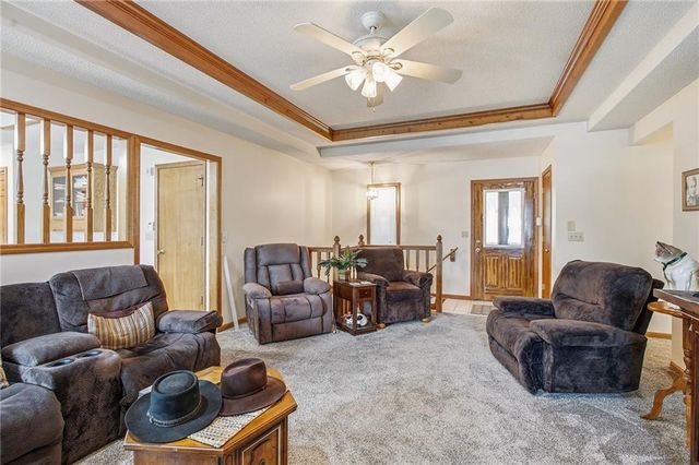 813 SW Foxtail Drive, Grain Valley, MO 64029