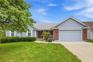 813 SW Foxtail Drive, Grain Valley, MO 64029