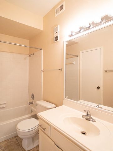 6500 Harbor Town Drive 3402, Houston, TX 77036