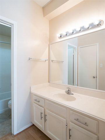 6500 Harbor Town Drive 3402, Houston, TX 77036