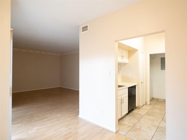 6500 Harbor Town Drive 3402, Houston, TX 77036