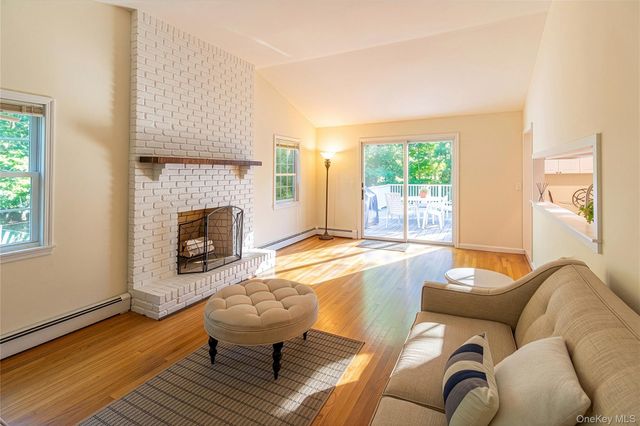 1540 Laurelwood Drive, Laurel, NY 11948