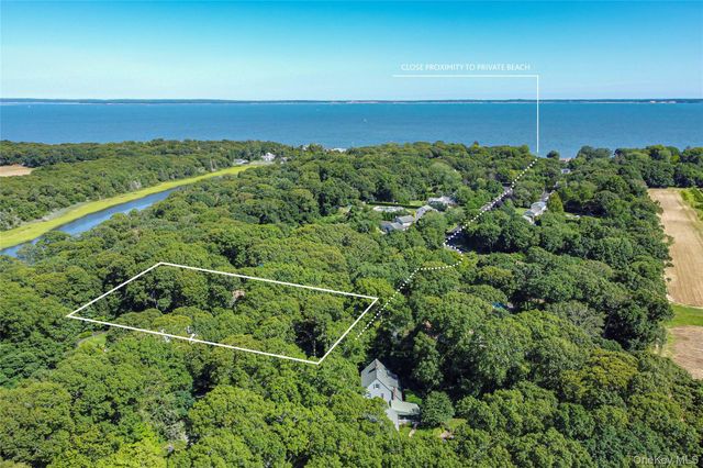 1540 Laurelwood Drive, Laurel, NY 11948