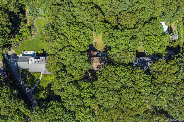 1540 Laurelwood Drive, Laurel, NY 11948