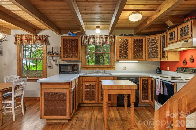 180 Grace Way, Green Mountain, NC 28740