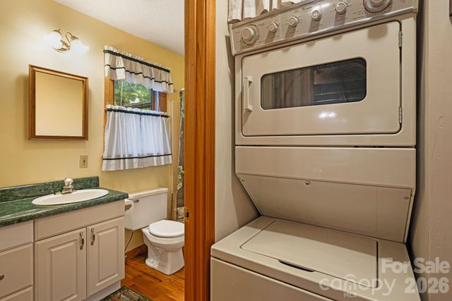 180 Grace Way, Green Mountain, NC 28740