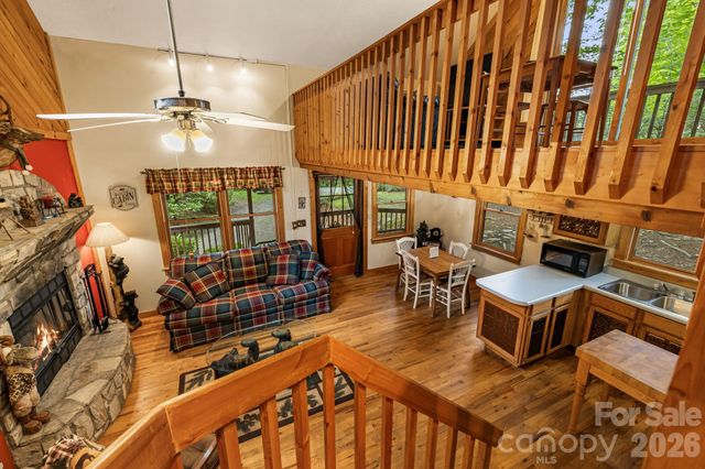 180 Grace Way, Green Mountain, NC 28740