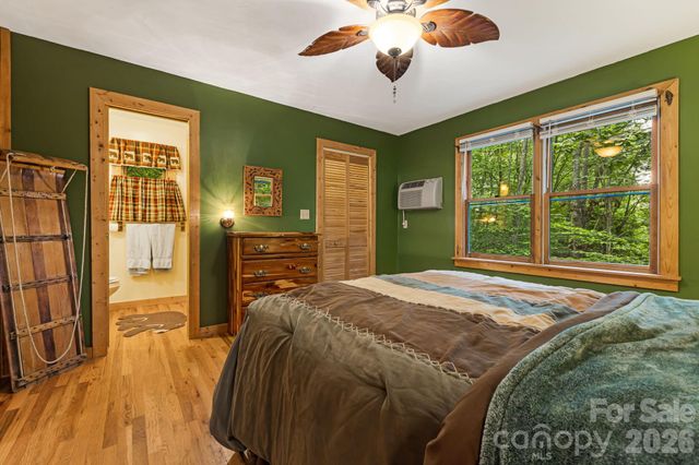 180 Grace Way, Green Mountain, NC 28740