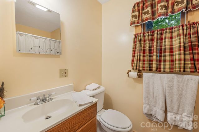 180 Grace Way, Green Mountain, NC 28740