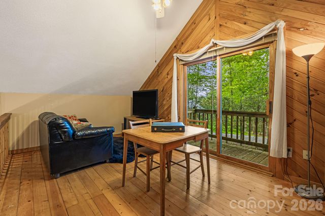 180 Grace Way, Green Mountain, NC 28740