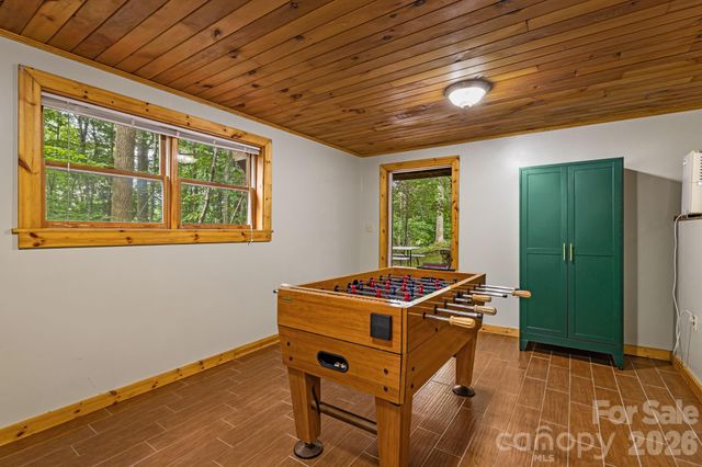 180 Grace Way, Green Mountain, NC 28740